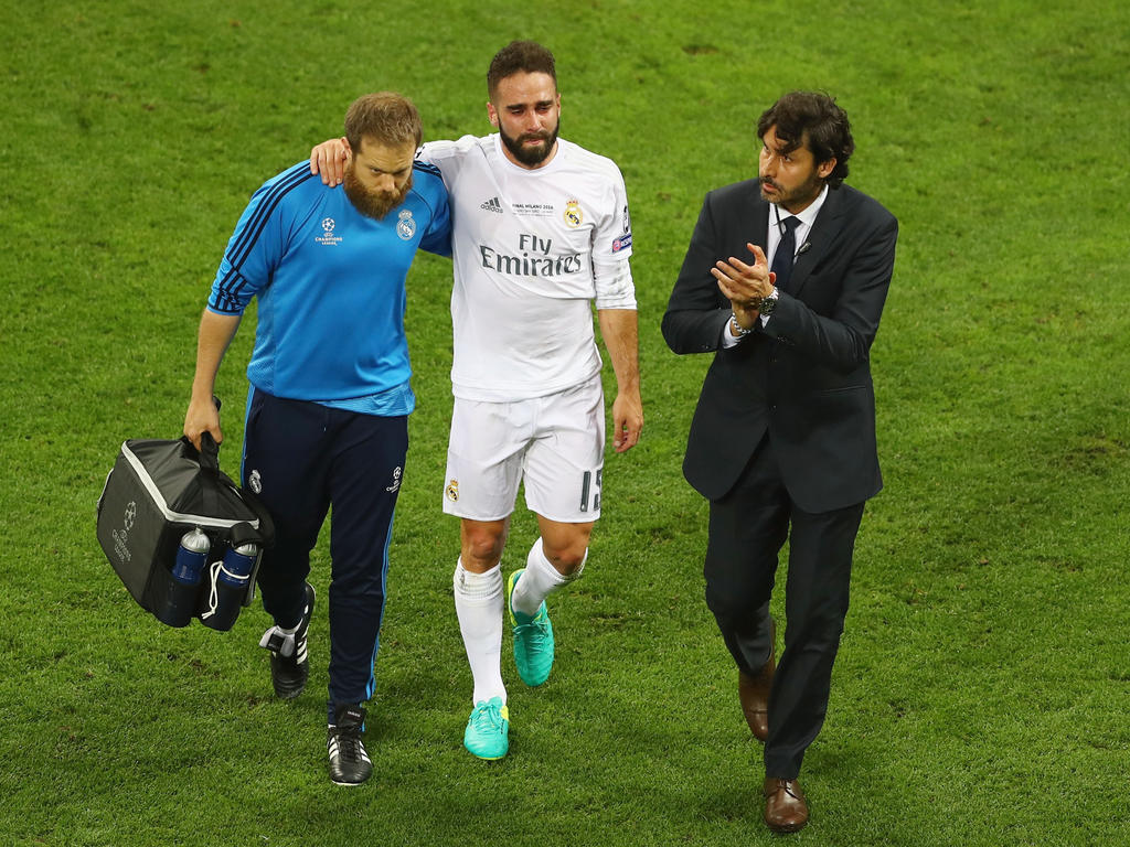 Dani Carvajal se lesionó el sábado en la final de Liga de Campeones en Milán. (Foto: Getty)