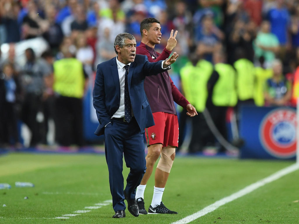 Fernando Santos und der verletzte Cristiano Ronaldo coachten die letzten Minuten zusammen