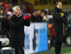 Carlo Ancelotti (l.) hadert mit der Niederlage gegen Tuchels BVB