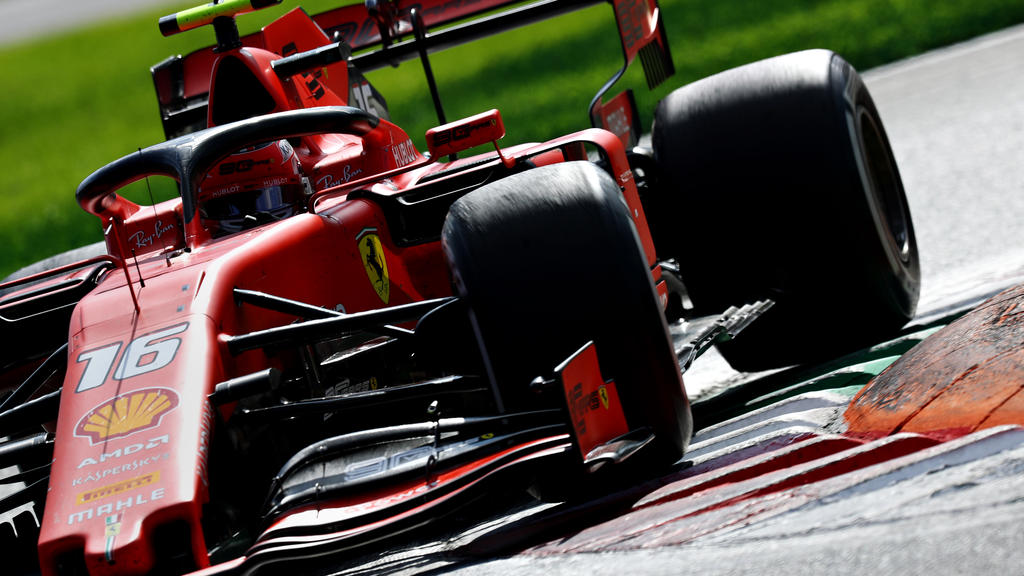 Charles Leclerc konnte Lewis Hamilton auf den harten Reifen hinter sich halten Charles Leclerc konnte Lewis Hamilton auf den harten Reifen hinter sich halten