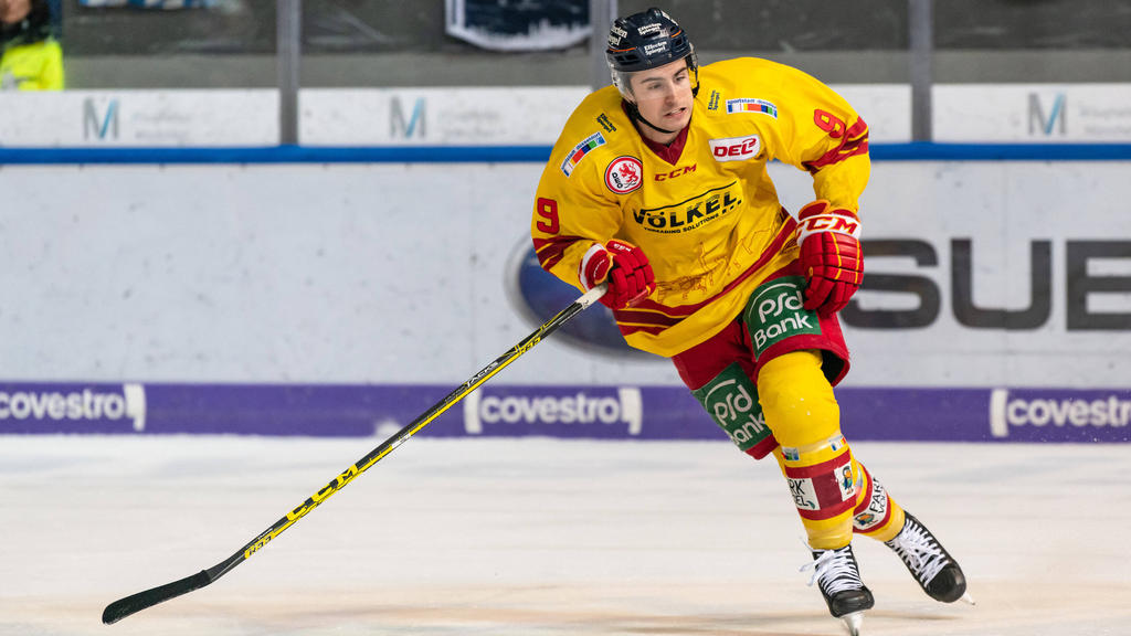 Maximilian Kammerer spielt bis zum DEL-Start in Villach