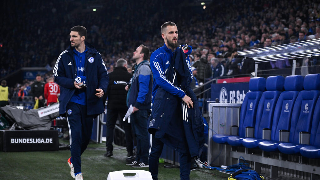 Verlässt Dominick Drexler (m.) den FC Schalke 04?
