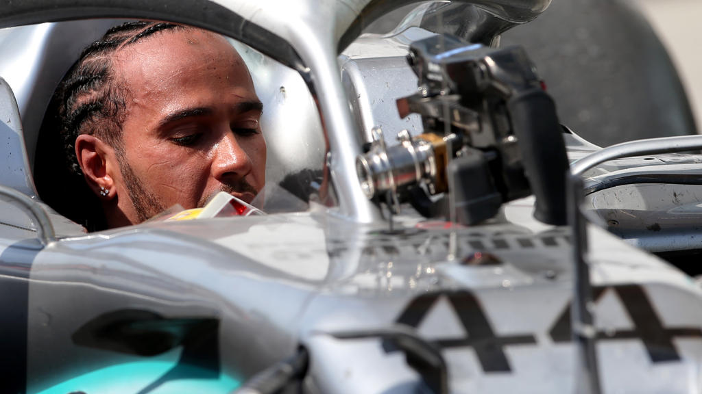 Am Auto von Lewis Hamilton musste am Sonntagmorgen noch gearbeitet werden Am Auto von Lewis Hamilton musste am Sonntagmorgen noch gearbeitet werden