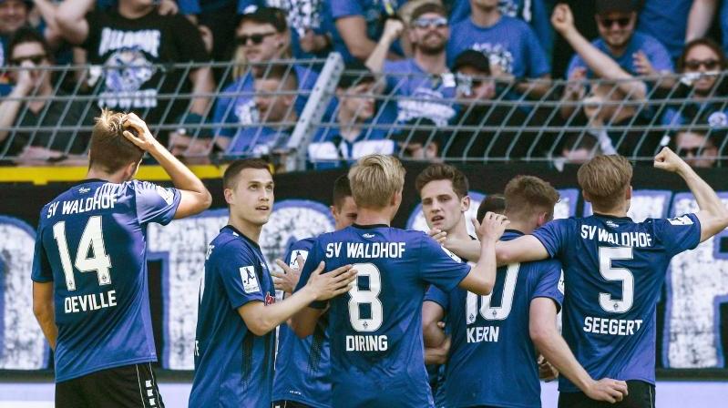 Will den Sprung von der 3. in die 2. Liga schaffen: Der SV . Foto: Silas Stein Will den Sprung von der 3. in die 2. Liga schaffen: Der SV . Foto: Silas Stein