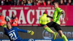 Wiesbadens Manuel Schäffler trifft zum 1:0 gegen den 1. FC Nürnberg