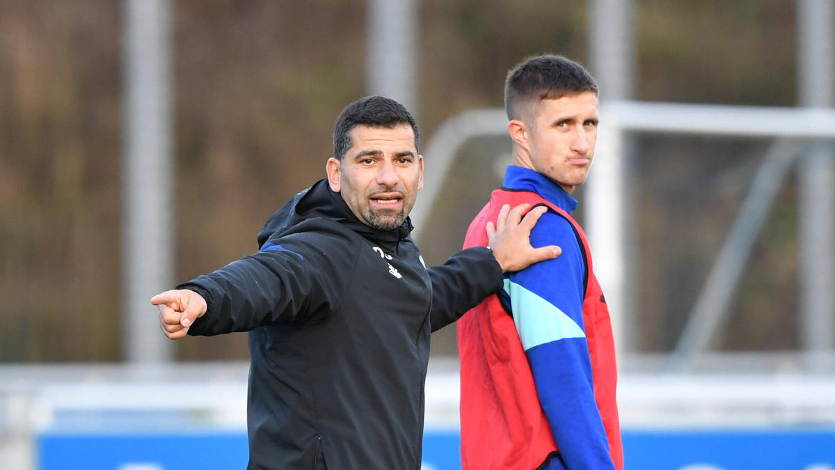 Machte bislang 14 Zweitliga-Spiele für den FC Schalke 04: Reinhold Ranftl (r.)
