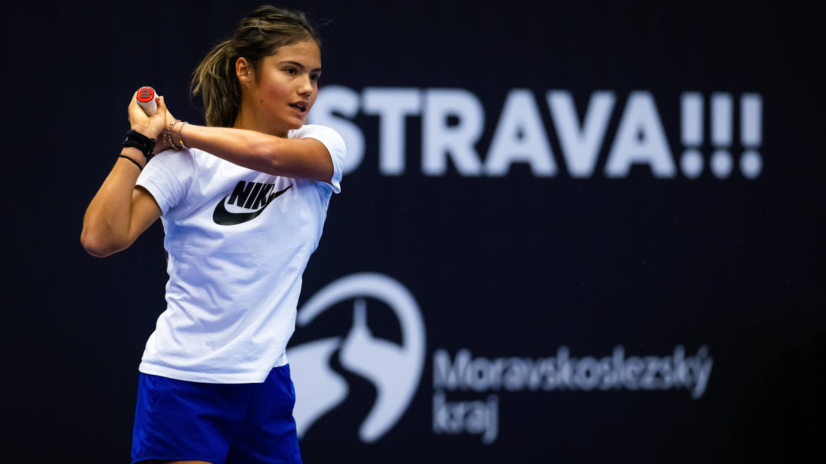 Tennis-Sternchen Emma Raducanu braucht mal wieder einen neuen Trainer