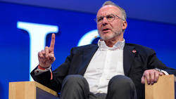 Karl-Heinz Rummenigge vom FC Bayern München hofft auf einen ruhigeren Transfermarkt
