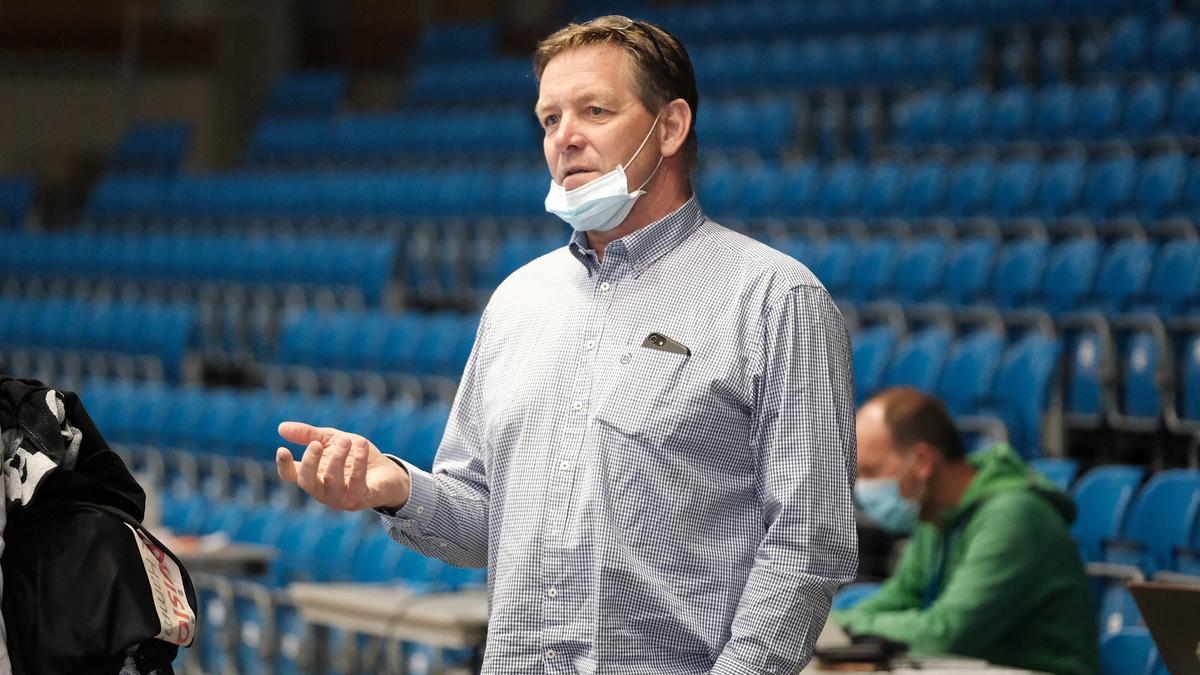 Alfred Gislason will sich zwingen, unparteiisch zu sein Alfred Gislason will sich zwingen, unparteiisch zu sein
