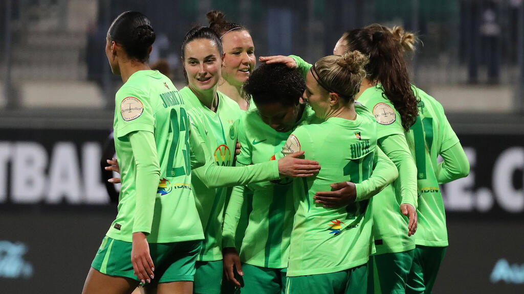Lineth Beerensteyn überragt für Wolfsburg