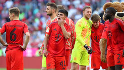 Matteo Vinlöf (M., hier im Mai 2024) wird den FC Bayern endgültig verlassen