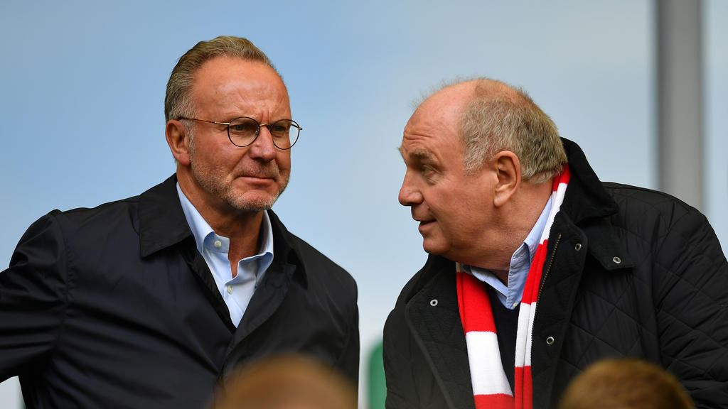 Präsident Uli Hoeneß (r.) will rechtliche Schritte des FC Bayern prüfen Präsident Uli Hoeneß (r.) will rechtliche Schritte des FC Bayern prüfen
