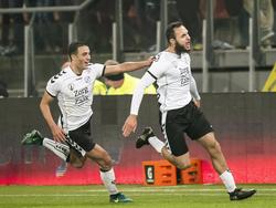 Nacer Barazite (r.) schreeuwt het samen met ploeggenoot Sofyan Amrabat (l.) uit nadat hij FC Utrecht in de slotfase langs FC Groningen werkt in de tweede ronde van de beker. (26-10-2016)