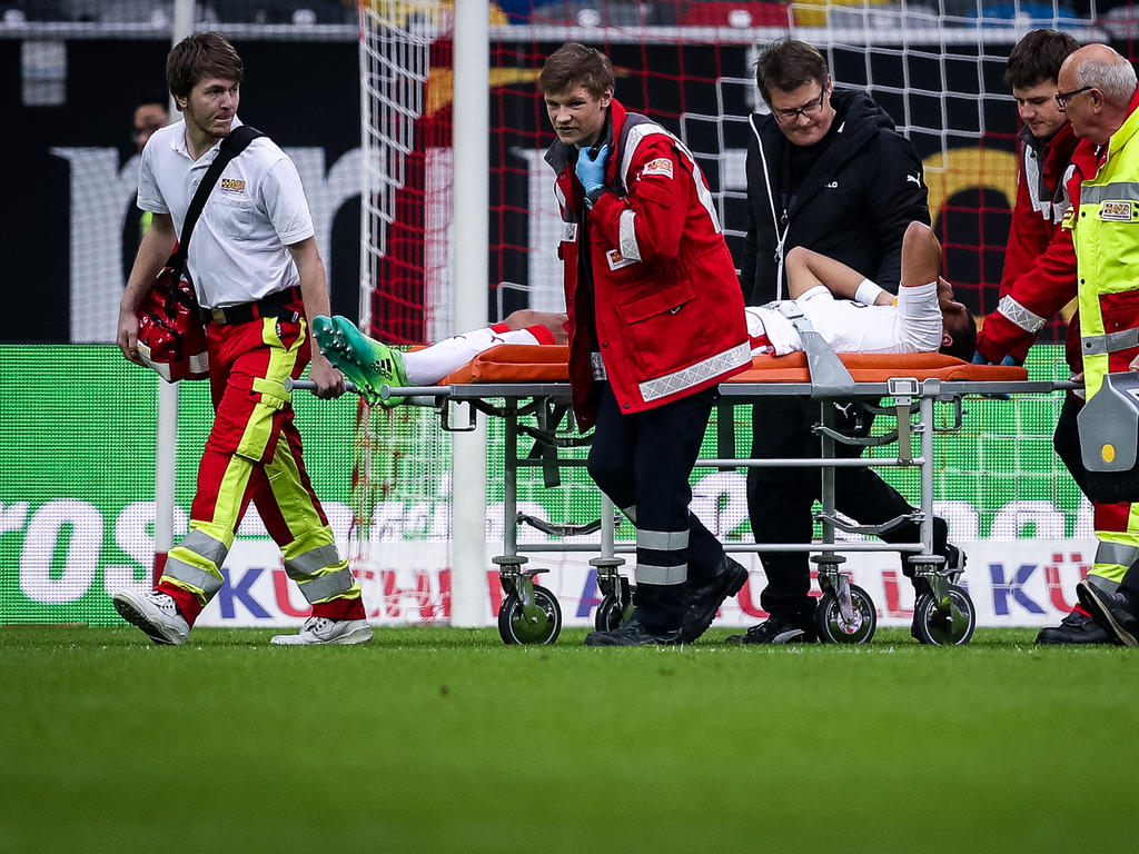 Akpoguma zog sich im Spiel gegen St. Pauli einen Bruch des ersten Halswirbels zu