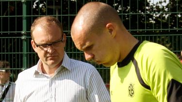 Damals Sportdirektor des Enke-Klubs Hannover 96: Jörg Schmadtke (l.)