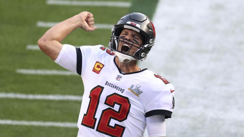 Hat seinen Vertrag bei den Tampa Bay Buccaneers offenbar verlängert: Quarterback Tom Brady Hat seinen Vertrag bei den Tampa Bay Buccaneers offenbar verlängert: Quarterback Tom Brady