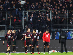Schon im Stadion waren die Eintracht-Fans auf Konfrontationskurs
