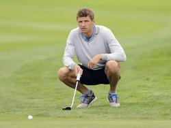 Thomas Müller beim Golfen 