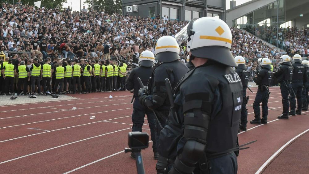 Entscheidung im Streit um Polizeikosten steht weiter aus Entscheidung im Streit um Polizeikosten steht weiter aus