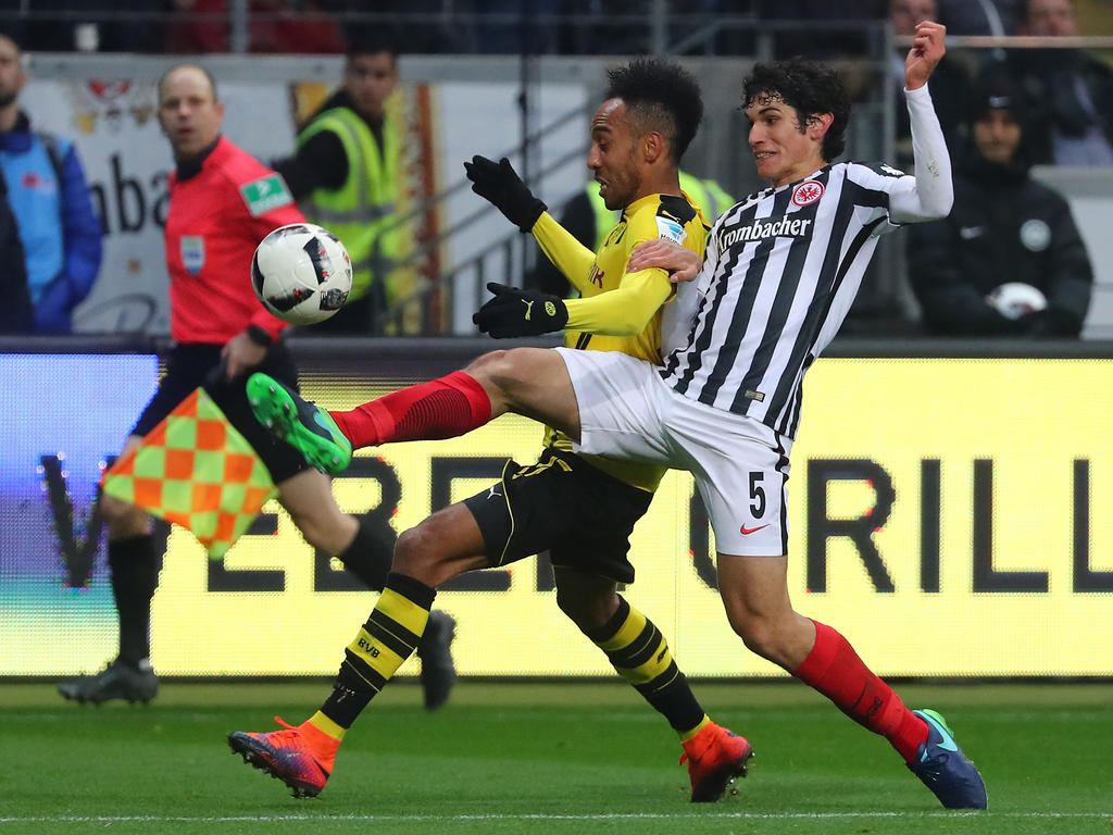 Jesús Vallejo contra el Borussia Dortmund en la Bundesliga. (Foto: Getty)