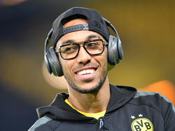 Pierre-Emerick Aubameyang kann trotz des Wirbels um seine Person lachen