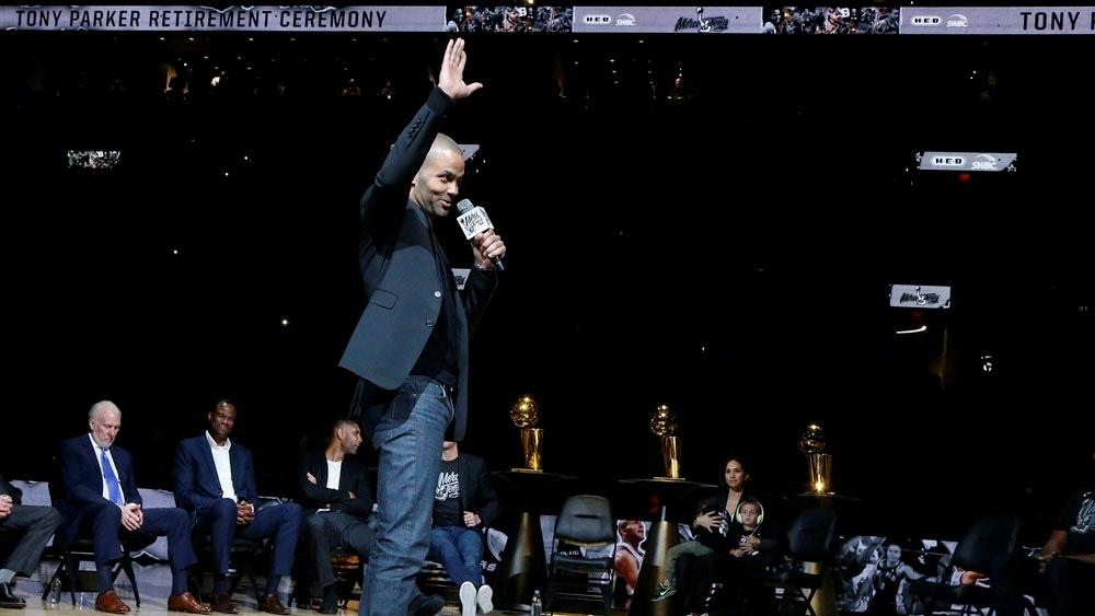Tony Parker wurde für seine Verdienste bei den Spurs geehrt Tony Parker wurde für seine Verdienste bei den Spurs geehrt