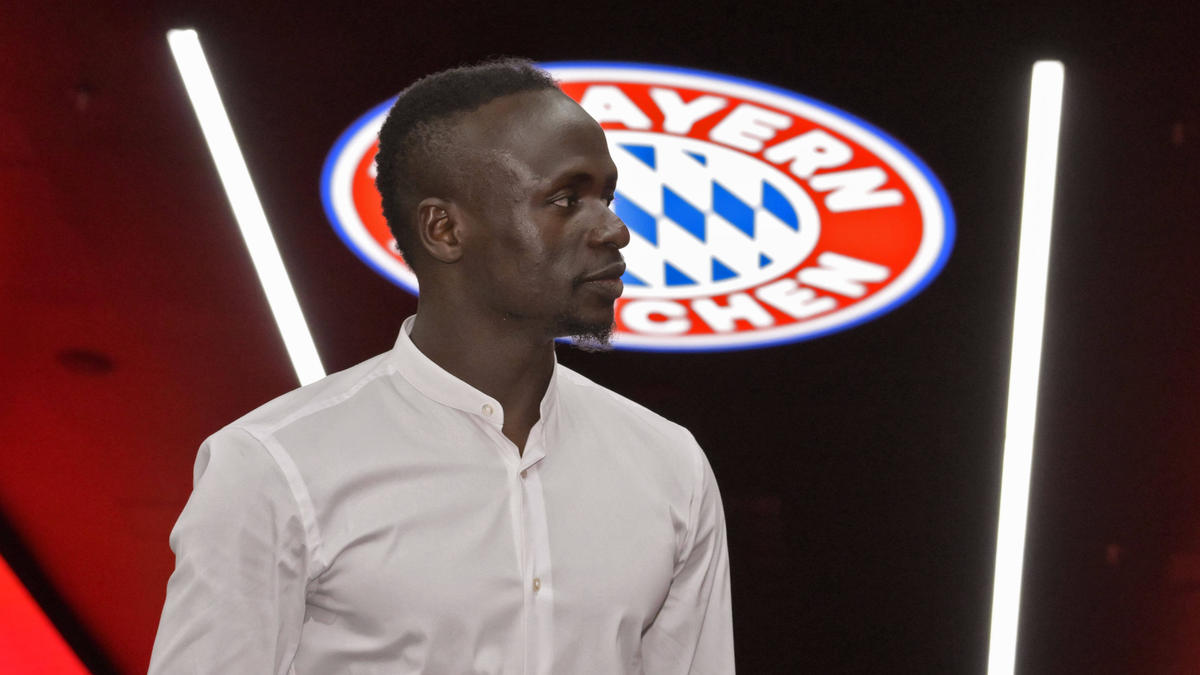 Mané steigt beim FC Bayern ins Training ein