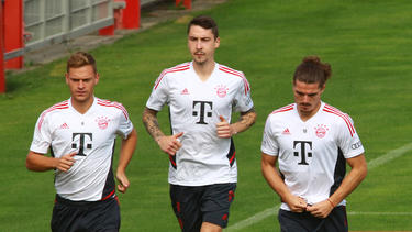 Adrian Fein (M.) verlässt den FC Bayern
