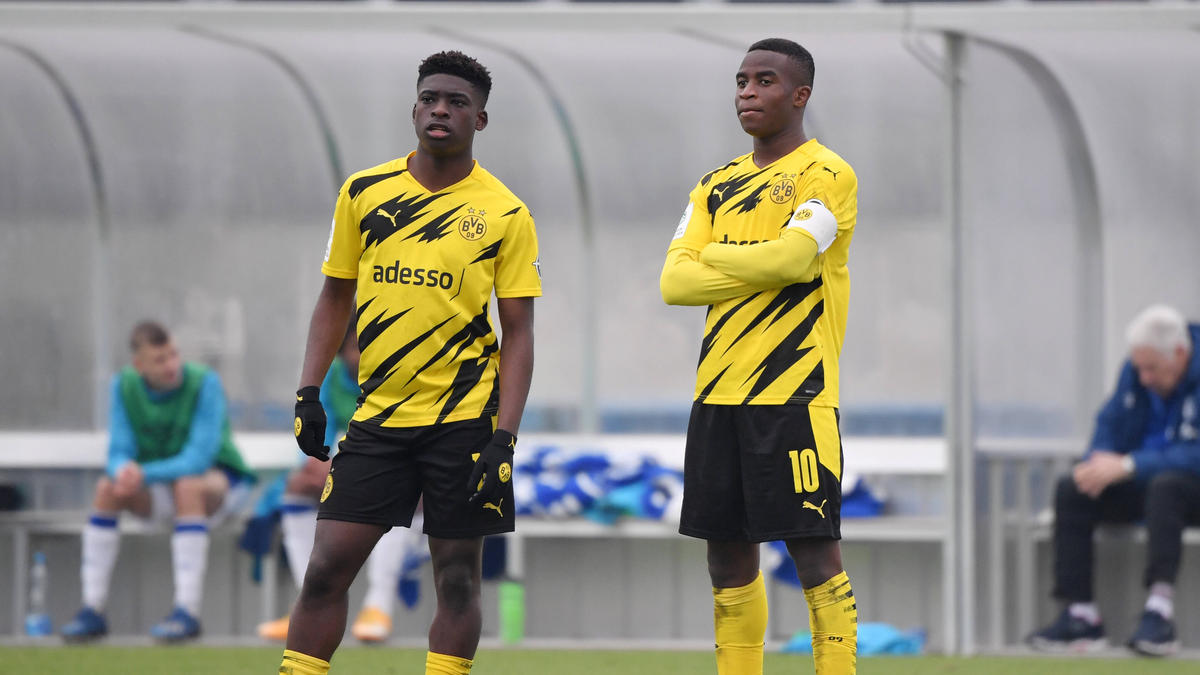 Samuel Bamba (l.) hat seinen Vertrag beim BVB verlängert Samuel Bamba (l.) hat seinen Vertrag beim BVB verlängert