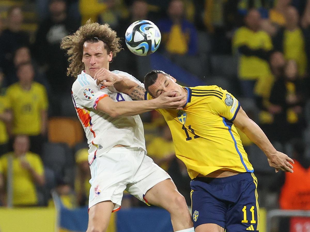 Vier Tage zu jung für den Altersrekord: Zlatan Ibrahimovic (r).