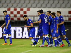 Italia celebra el gol del empate marcado de penalti por Antonio Candreva en Split. (Getty)