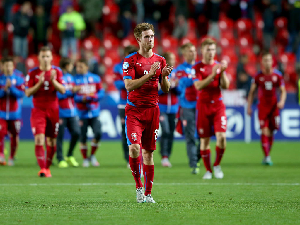 Tomáš Kalas (voorgrond) tijdens een interland tegen Duitsland met Tsjechië O21. (23-06-2015)