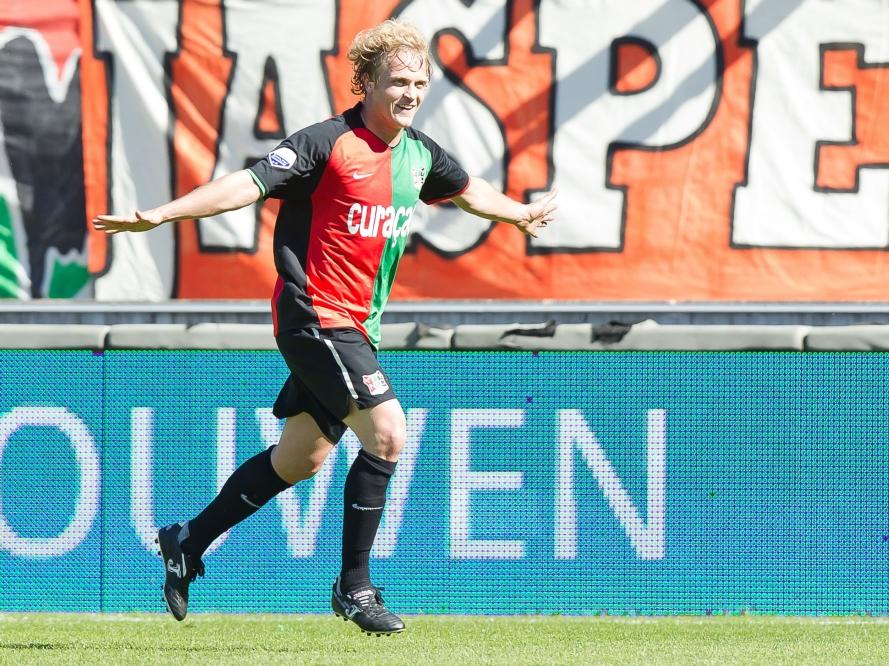 Björn Vleminckx heeft weer een doelpunt gemaakt voor NEC. De spits loopt juichend weg na zijn doelpunt tegen Roda JC. (01-05-2011)