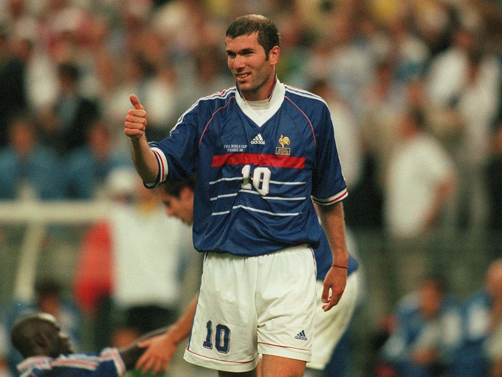 Zidane hizo una final para el recuerdo en Francia. (Foto: Getty)