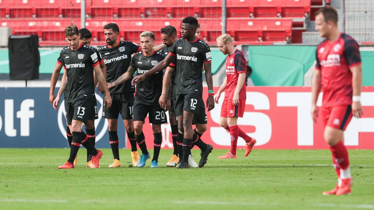 Bayer Leverkusen hat Eintracht Norderstedt vom Platz gefegt Bayer Leverkusen hat Eintracht Norderstedt vom Platz gefegt