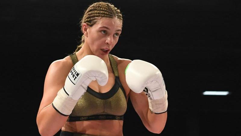 Christina Hammer ist neue Supermittelgewichts-Weltmeisterin der WIBF Christina Hammer ist neue Supermittelgewichts-Weltmeisterin der WIBF
