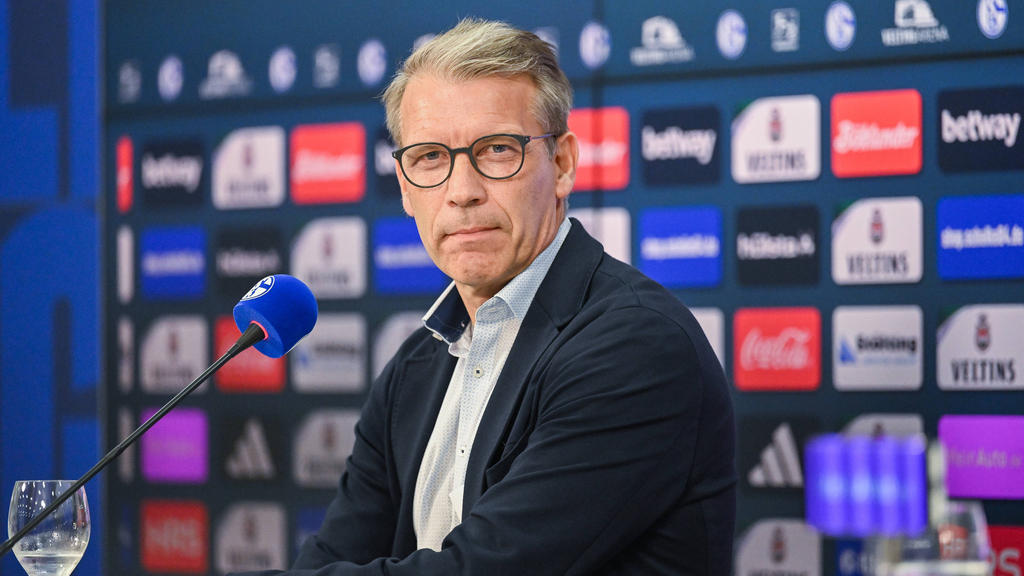 Peter Knäbel übte nach der Schalke-Niederlage deutliche Kritik Peter Knäbel übte nach der Schalke-Niederlage deutliche Kritik