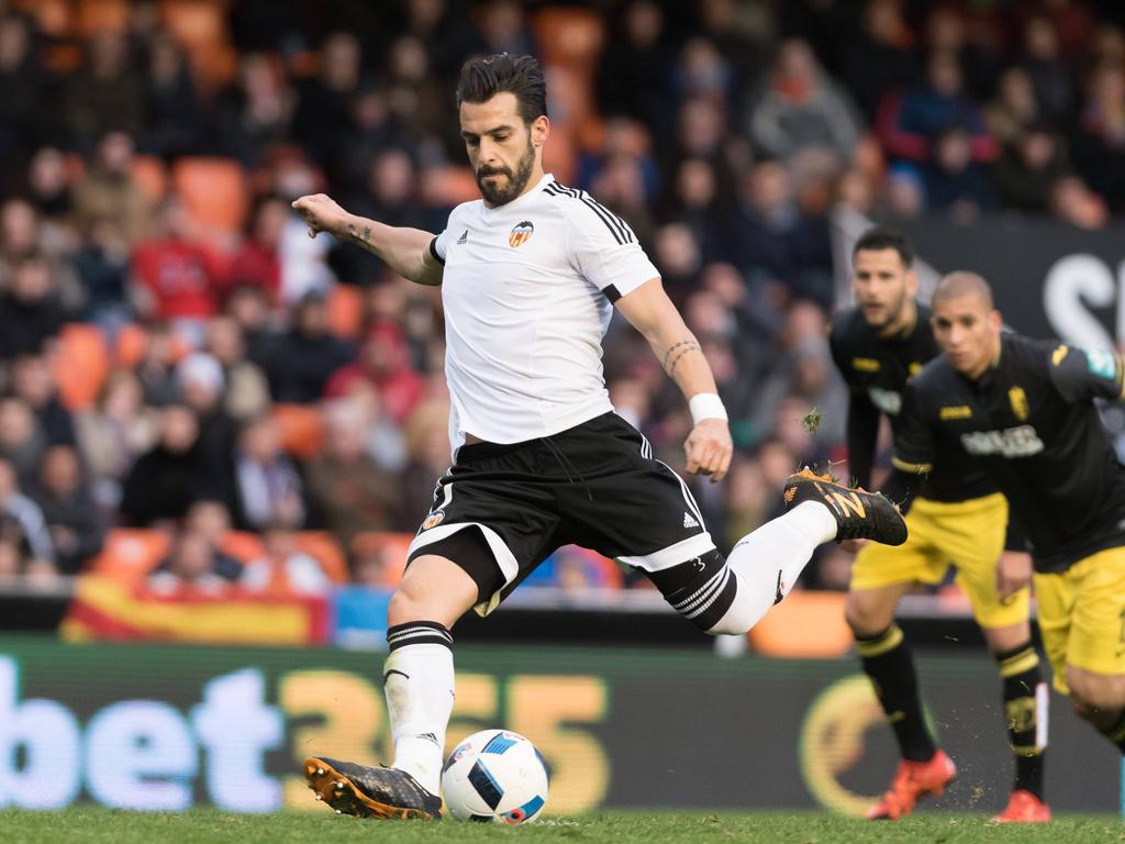 Álvaro Negredo brilló con un 'triplete' ante el Granada. (Foto: Imago) Álvaro Negredo brilló con un 'triplete' ante el Granada. (Foto: Imago)