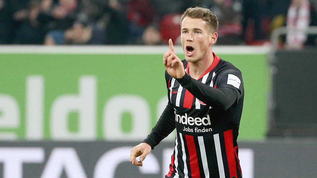 Erik Durm tritt mit Eintracht Frankfurt beim BVB an