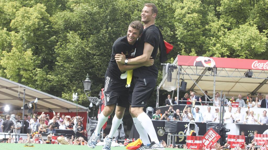 2014 wurden Thomas Müller und Manuel Neuer gemeinsam Weltmeister 2014 wurden Thomas Müller und Manuel Neuer gemeinsam Weltmeister