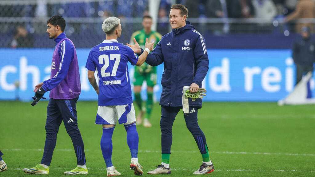 Ron-Thorben Hoffmann (r.) will nicht zurück zum FC Schalke 04