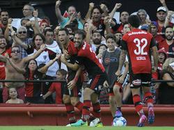 Maxi Rodríguez celebra un gol (Foto: Getty)