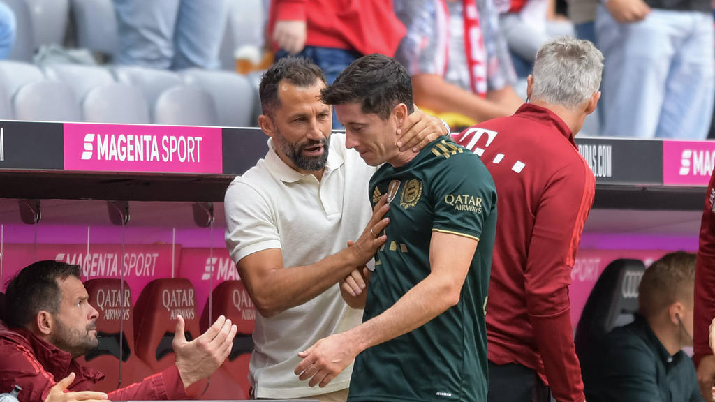 Bayern-Sportvorstand Hasan Salihamidzic lässt Robert Lewandowski noch nicht gehen Bayern-Sportvorstand Hasan Salihamidzic lässt Robert Lewandowski noch nicht gehen
