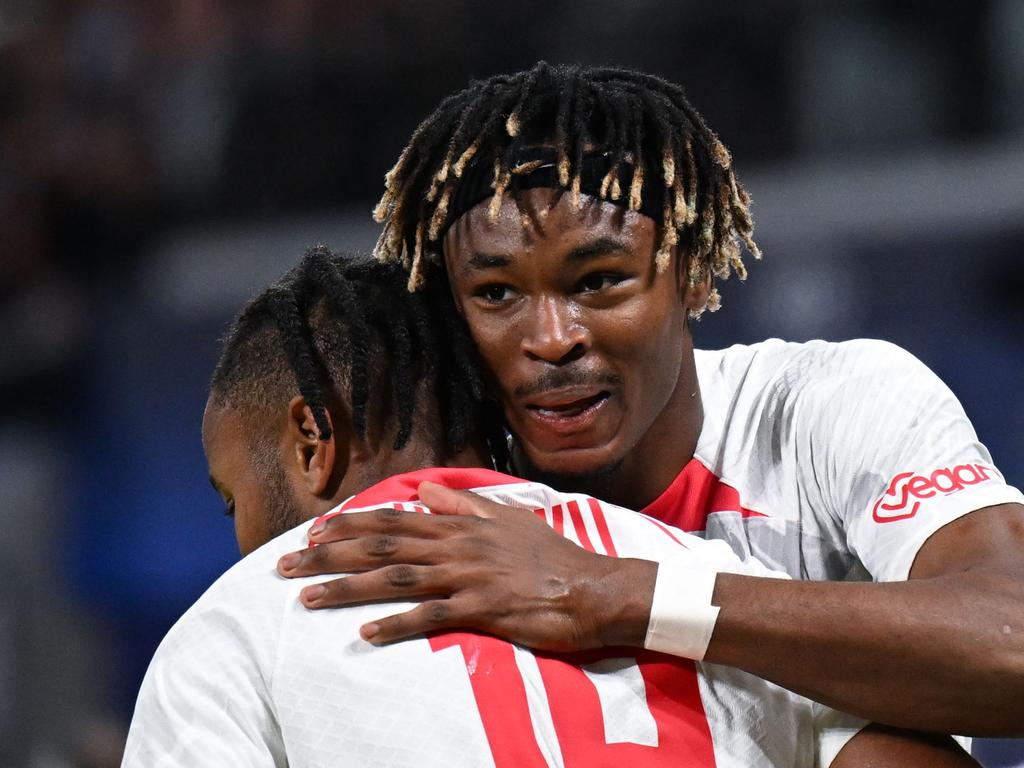 Weckte das Interesse von PSG: Mohamed Simakan (r) Weckte das Interesse von PSG: Mohamed Simakan (r)