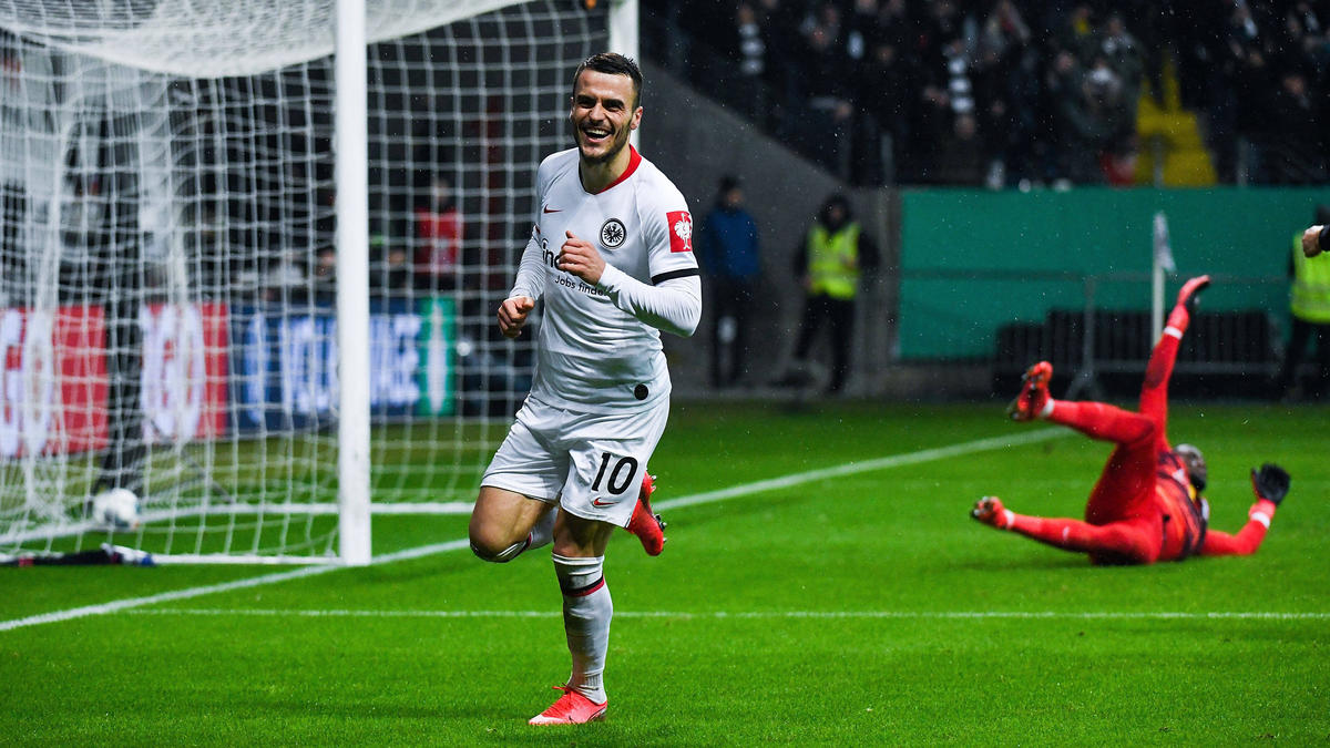 Traf im DFB-Pokal gegen RB Leipzig doppelt: Eintracht Frankfurts Filip Kostic Traf im DFB-Pokal gegen RB Leipzig doppelt: Eintracht Frankfurts Filip Kostic