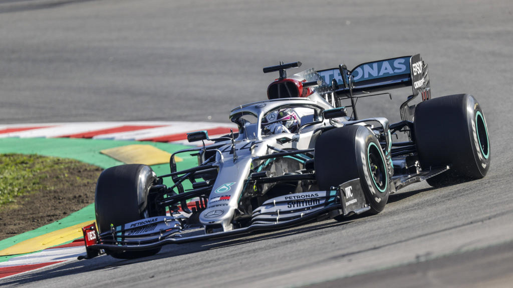 Formel 1 Mercedes Schockt Die Konkurrenz Ferrari Mit Problemen