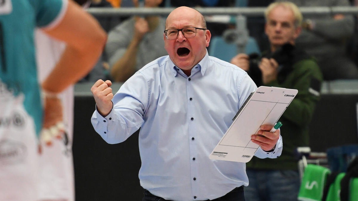Stefan Falter hat sein Amt niedergelegt Stefan Falter hat sein Amt niedergelegt