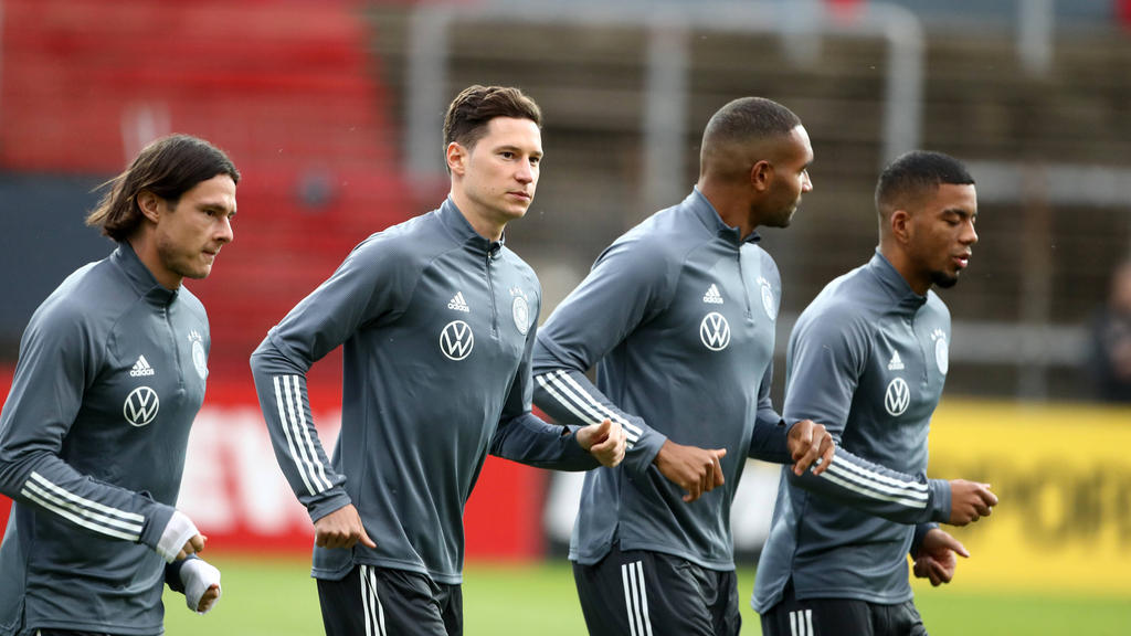 Julian Draxler (2.v.l.) soll gegen die Türkei vorangehen Julian Draxler (2.v.l.) soll gegen die Türkei vorangehen