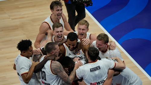 So gratuliert die Sportwelt Deutschlands Basketball-Helden