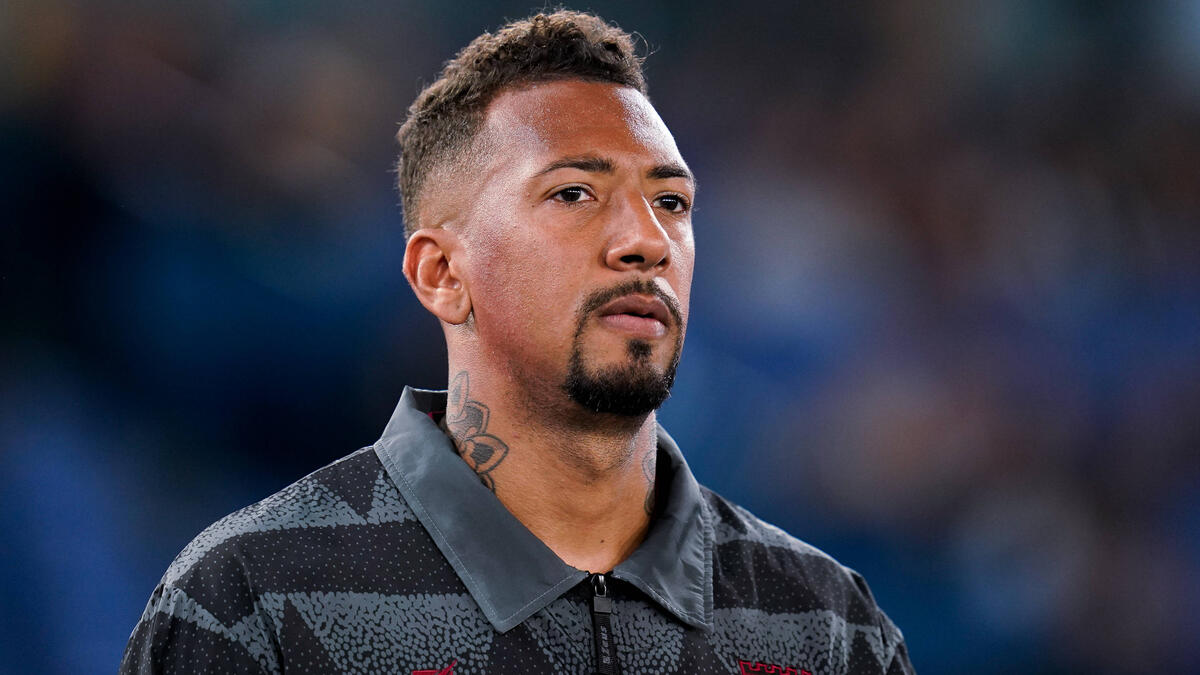 Sau mười năm ở FC Bayern, Jerome Boateng đến Linz qua Lyon và Salernitana